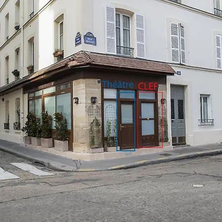 Appartamento Style Théâtre Romantique Est En Scène Parigi
